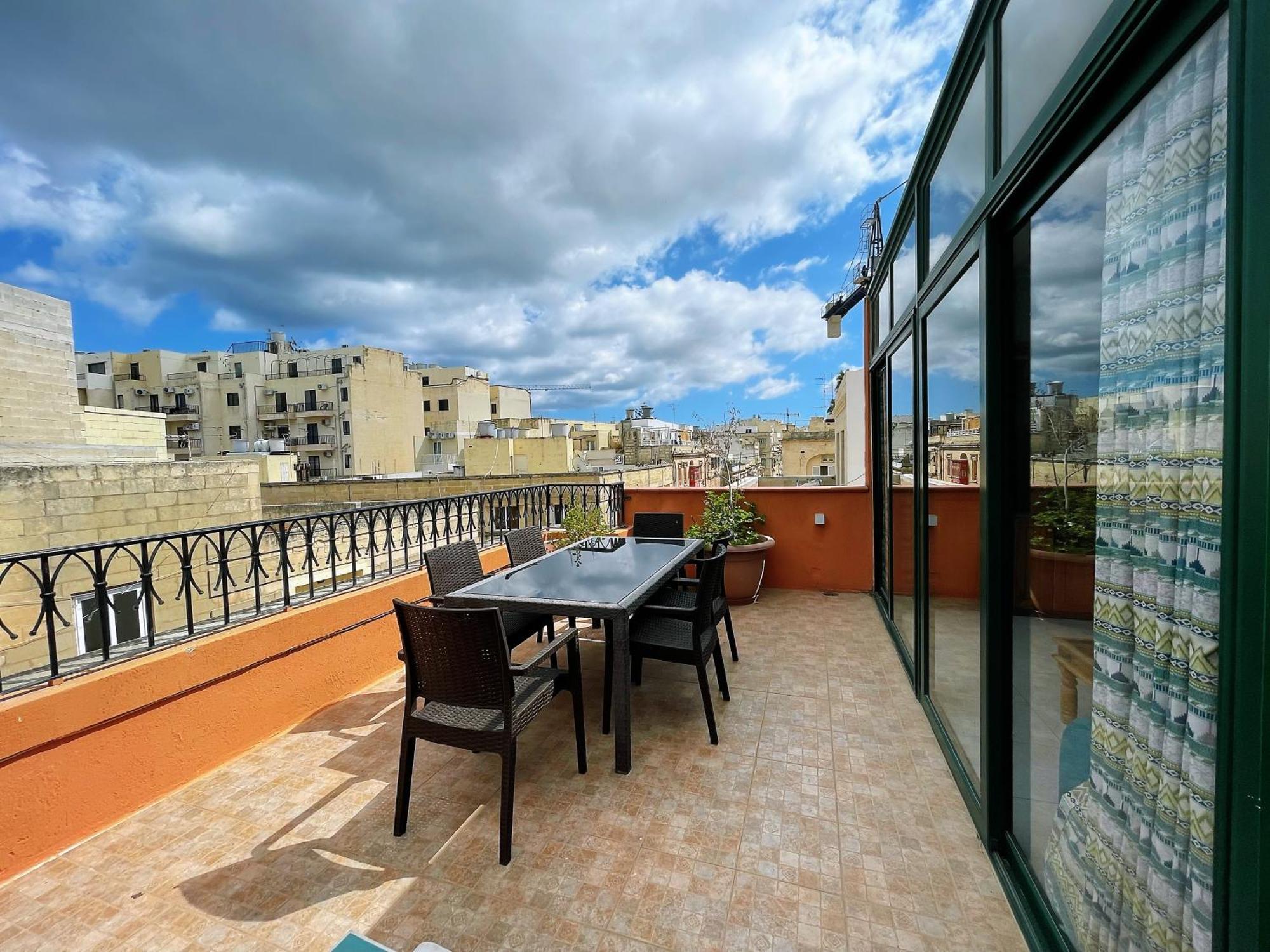 Fantastic 3 Bedroom Duplex Penthouse With Terrace Слима Экстерьер фото